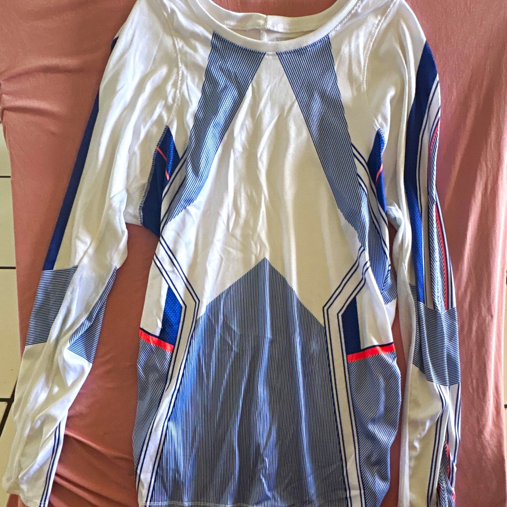 Lucky in Love Geometric Crew Neck Long Sleeve Jersey Top White Blue Red Size L